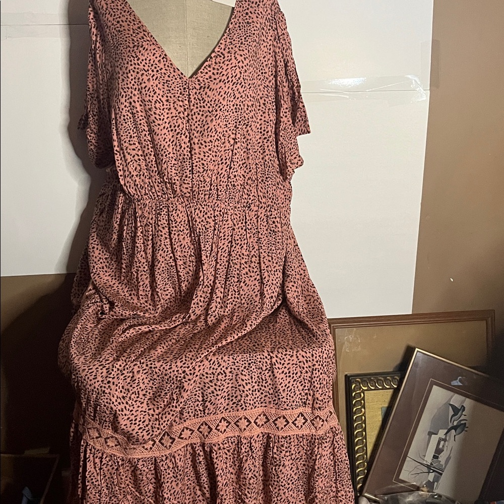 😄NWT Bloomchic plus size maxi size 28